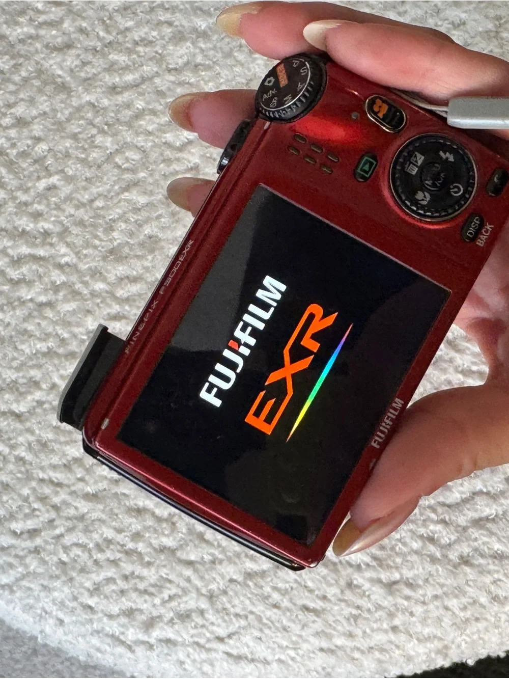 Red Fujifilm Finepix F500EXR